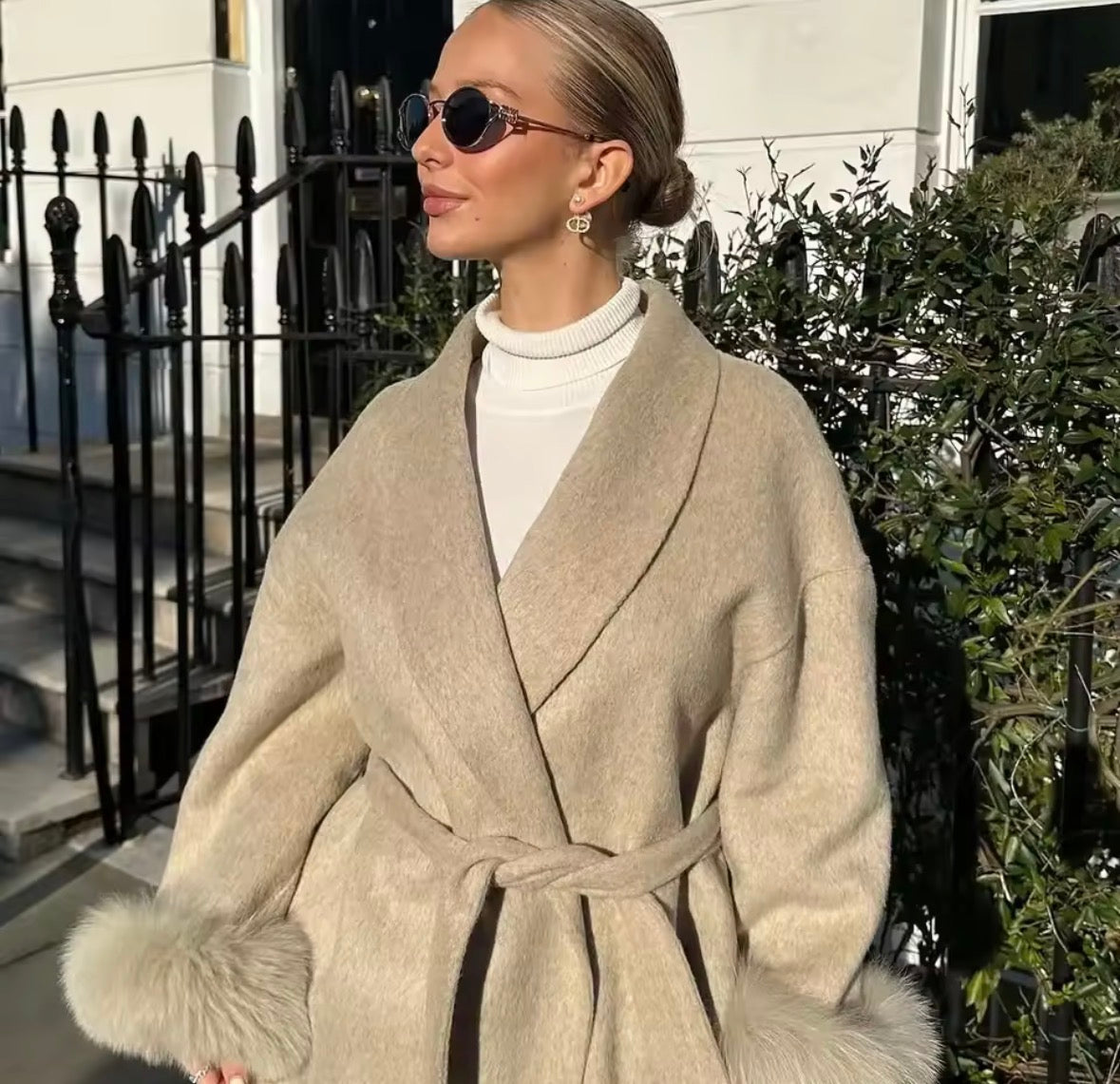 Manteau en laine design uni avec empiècements en fourrure