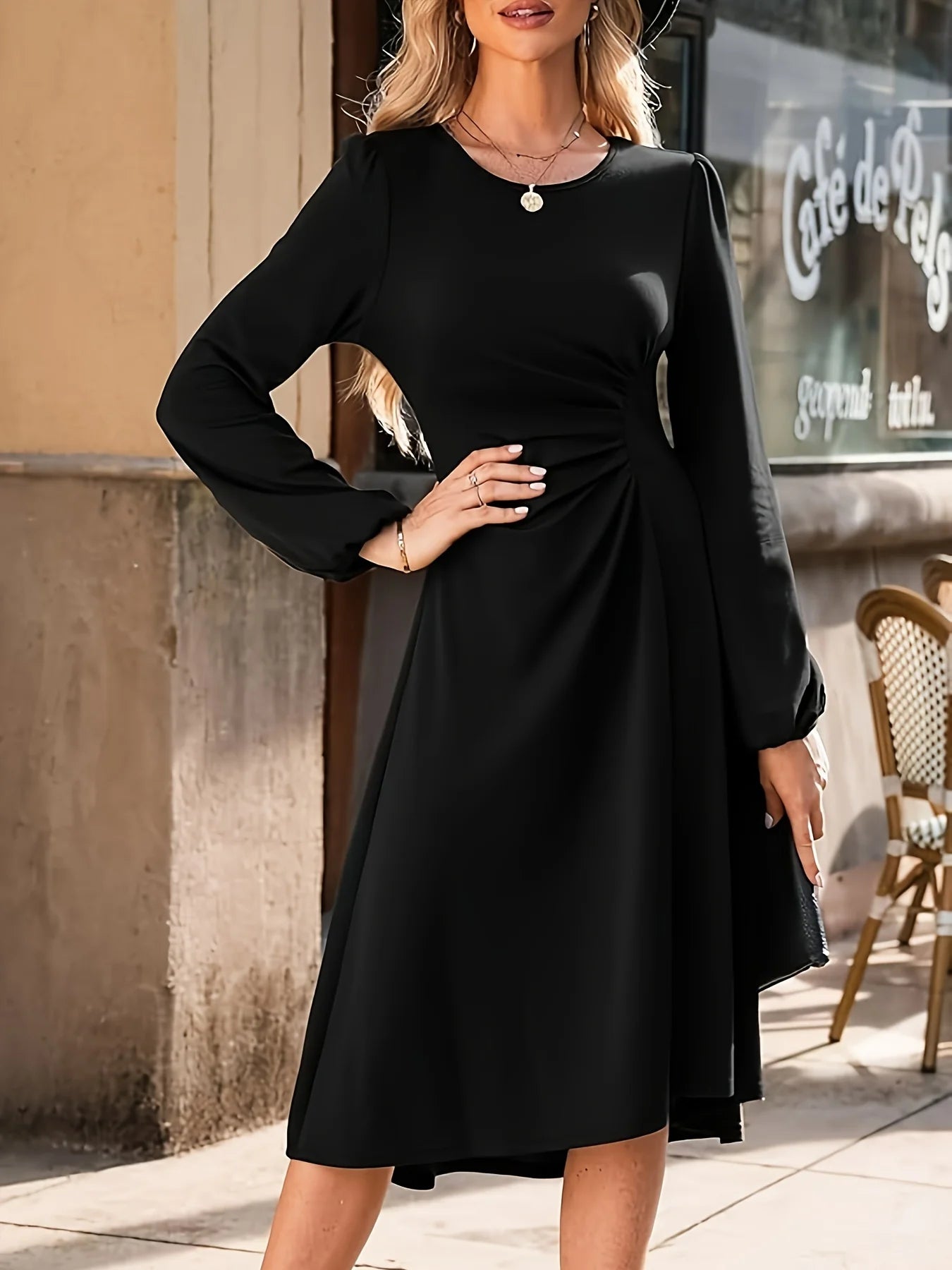 Robe de Cocktail Courte et Simple