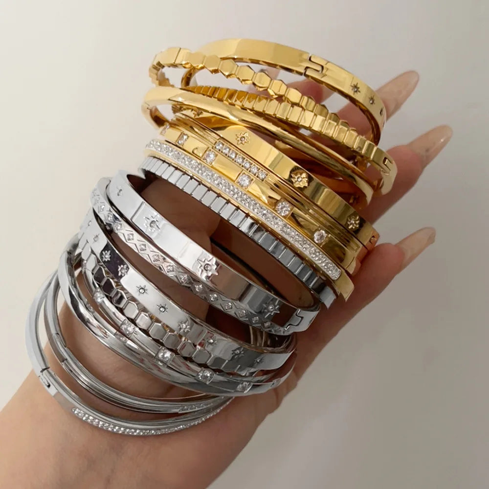 Bracelets ouverts en acier inoxydable avec zircon cubique blanc étanche, résistants au ternissement.