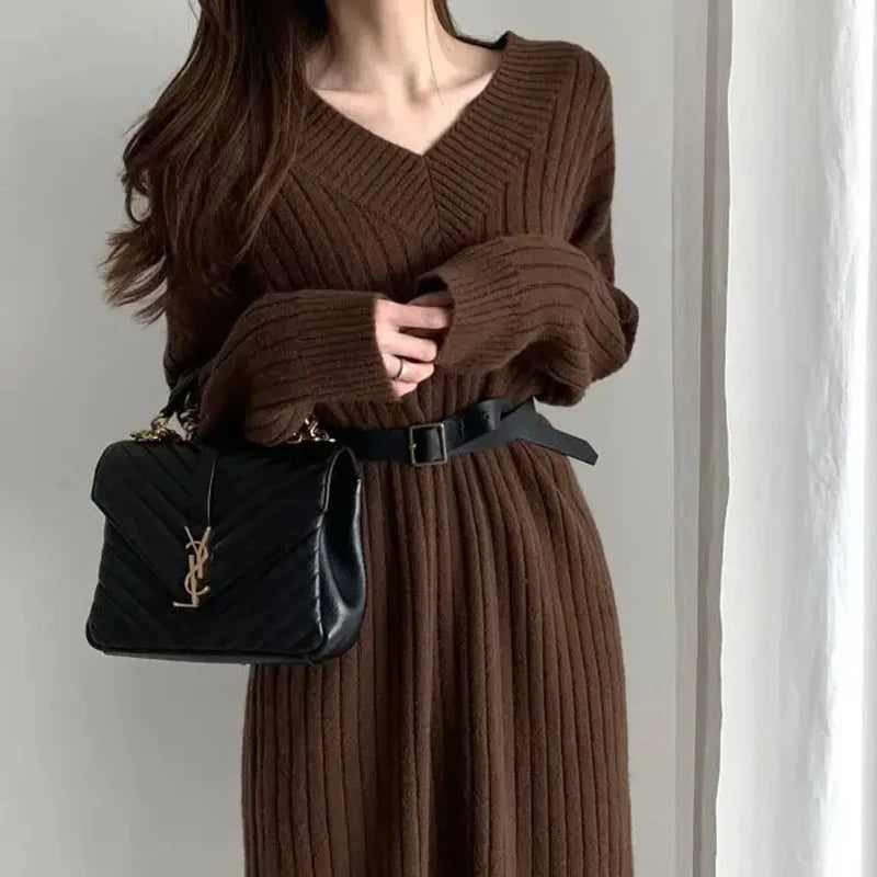 Robe pull en maille épaisse, à col en V