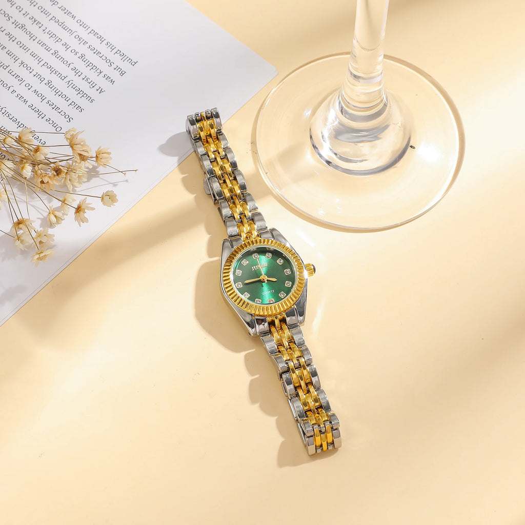 Nouvelle montre Aurora Shell Diamond Stars Roma , avec cadran orné de diamants et bracelet en acier et or.