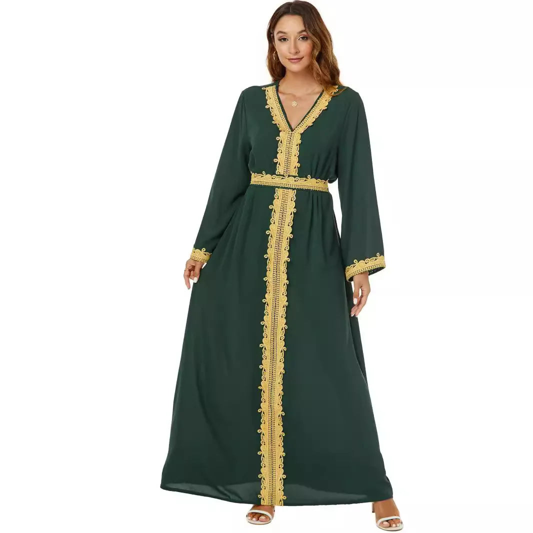 Robe longue inspirée des abayas saoudiennes.