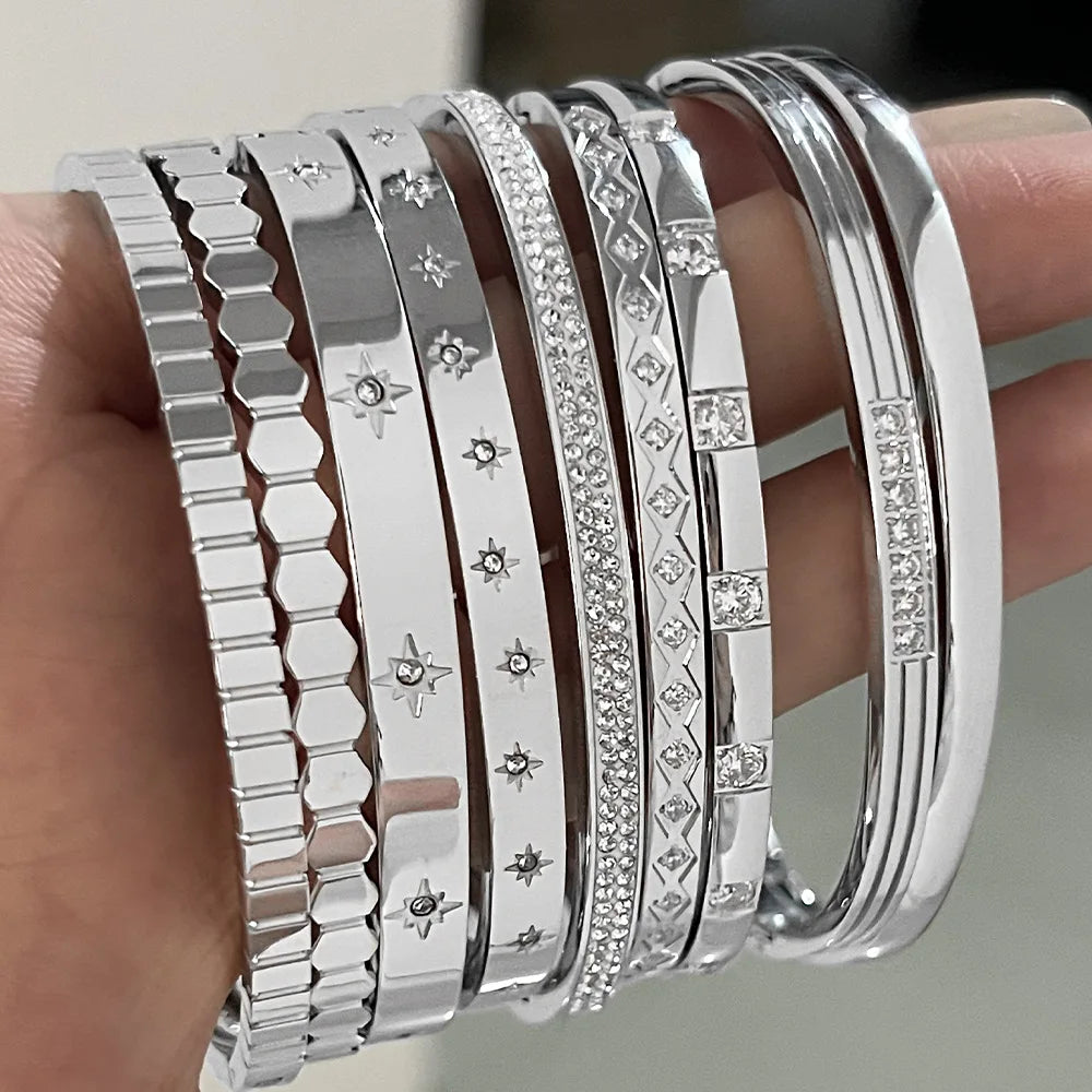 Bracelets ouverts en acier inoxydable avec zircon cubique blanc étanche, résistants au ternissement.