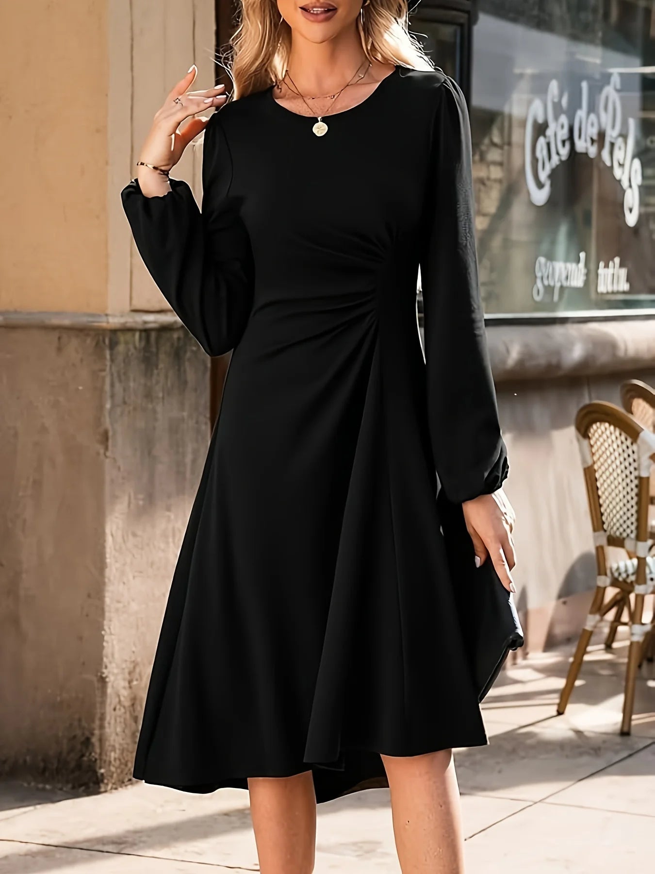 Robe de Cocktail Courte et Simple