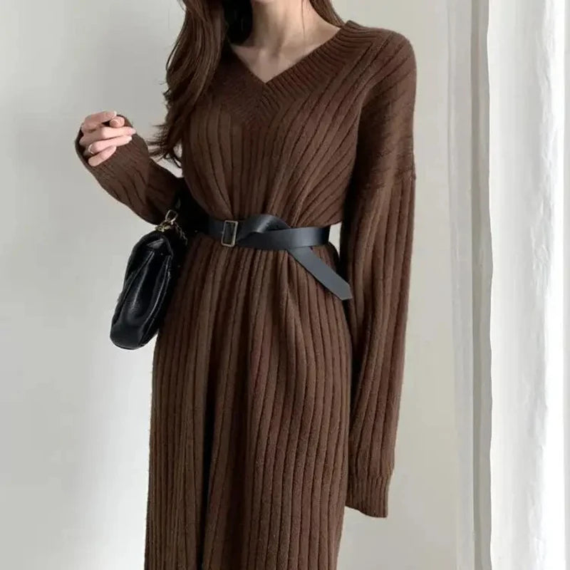 Robe pull en maille épaisse, à col en V